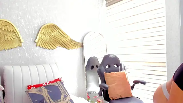 Snapshot of EmmaFerrary chatting on 13, 3, 2026 EmmaFerrary online show from 13, 3, 2026