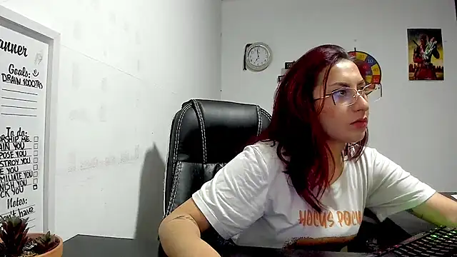 Snapshot of Scarlett_Sen chatting on 4, 12, 2024 Scarlett Sen online show from 4, 12, 2024