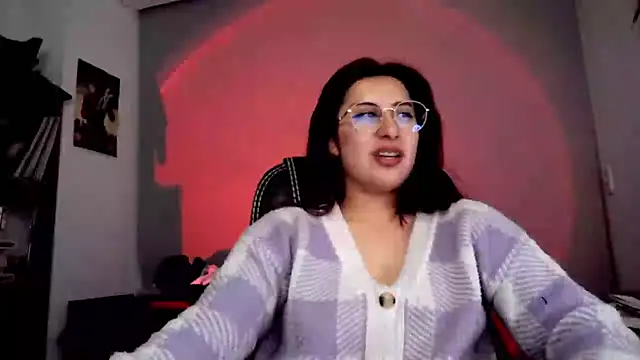 Snapshot of Scarlett_Sen chatting on 4, 11, 2025 Scarlett Sen online show from 4, 11, 2025