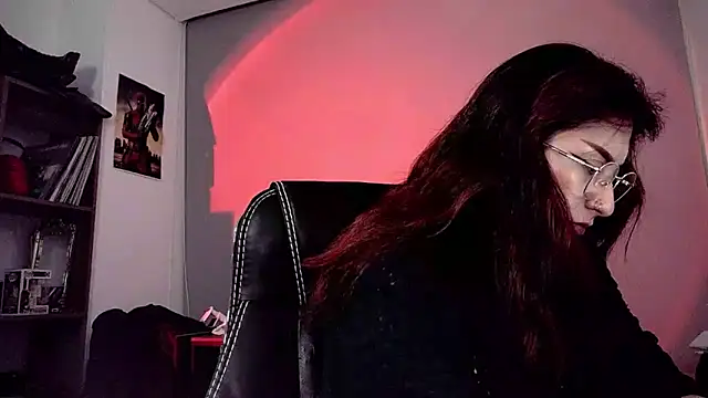 Snapshot of Scarlett_Sen chatting on 7, 11, 2025 Scarlett Sen online show from 7, 11, 2025