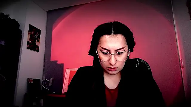 Snapshot of Scarlett_Sen chatting on 18, 12, 2025 Scarlett Sen online show from 18, 12, 2025