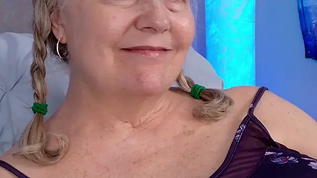 Kaitlyn Winters online show from 22, 3, 2026