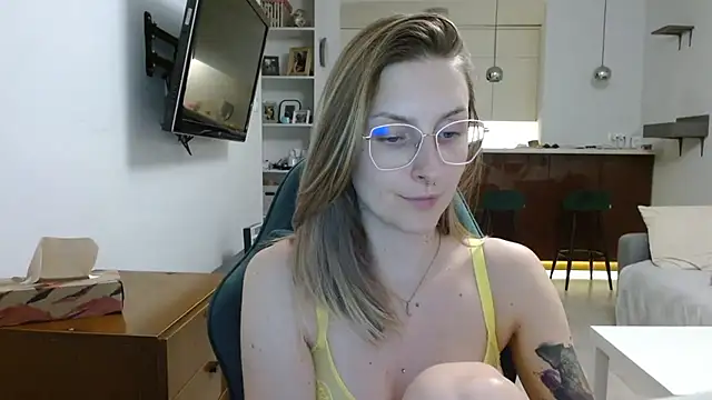 Snapshot of illusorycat chatting on 18, 9, 2025 illusorycat online show from 18, 9, 2025