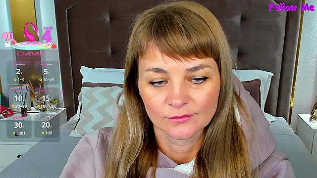 Snapshot of annasimonsj chatting on 15, 10, 2025 annasimonsj online show from 15, 10, 2025