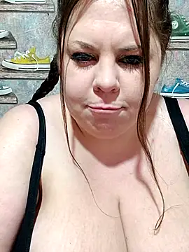 Snapshot of Ginabig chatting on 18, 2, 2025 Ginabig online show from 18, 2, 2025