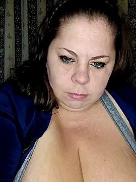 Snapshot of Ginabig chatting on 16, 11, 2025 Ginabig online show from 16, 11, 2025