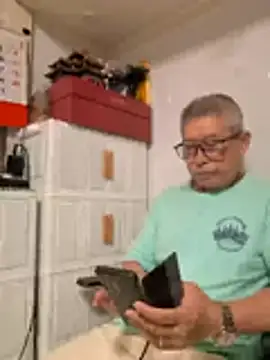 Snapshot of zw246890 chatting on 30, 7, 2026 zw246890 online show from 30, 7, 2026