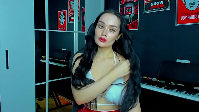 QueenAliss online show from 25, 2, 2025