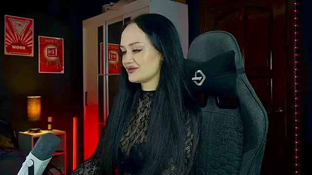 QueenAliss online show from 14, 2, 2026