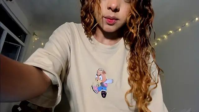 ValienteGirl  online show from 15, 5, 2026