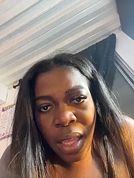 Snapshot of karinacortes chatting on 2, 5, 2026 karinacortes online show from 2, 5, 2026
