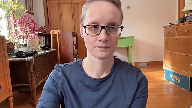 Snapshot of LeahWilde chatting on 15, 2, 2025 LeahWilde online show from 15, 2, 2025