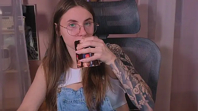  AnnaStark  online show from 5, 11, 2025