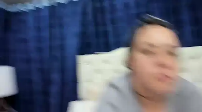 Snapshot of emely_garcia chatting on 4, 12, 2024 emely garcia online show from 4, 12, 2024