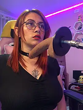 Luna Paris  online show from 23, 1, 2025