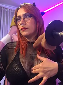 Luna Paris  online show from 29, 1, 2025