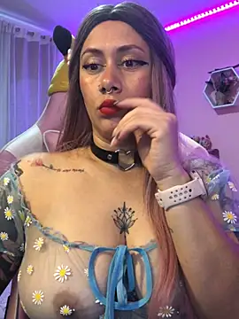 Luna Paris  online show from 4, 3, 2025