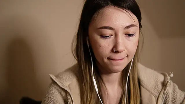 Snapshot of chibi_moon_ chatting on 10, 1, 2025 chibi moon online show from 10, 1, 2025