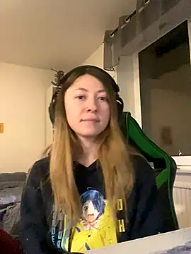 Snapshot of chibi_moon_ chatting on 22, 12, 2025 chibi moon online show from 22, 12, 2025