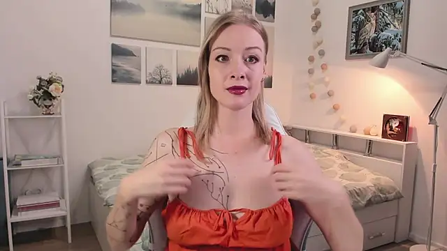 MissRightX online show from 5, 11, 2025