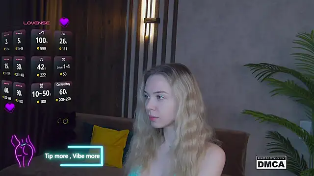 Snapshot of Holl1Would chatting on 2, 3, 2025 Holl1Would online show from 2, 3, 2025