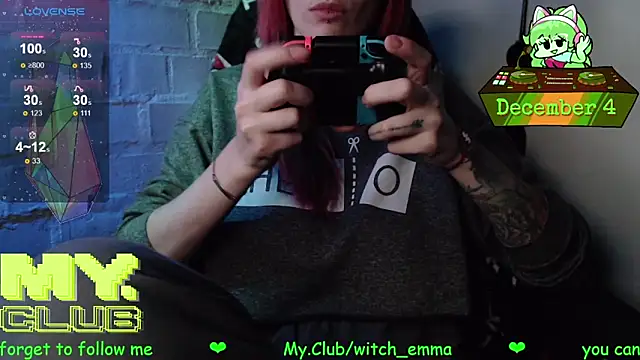 Snapshot of Witch_Emma chatting on 4, 12, 2025 Witch Emma online show from 4, 12, 2025