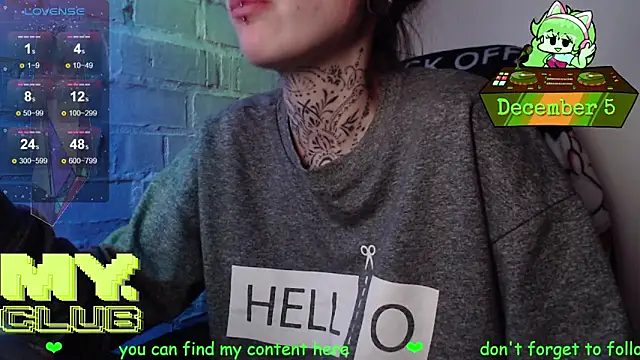 Snapshot of Witch_Emma chatting on 5, 12, 2025 Witch Emma online show from 5, 12, 2025