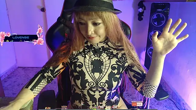 pink-2022 online show from 10, 1, 2025