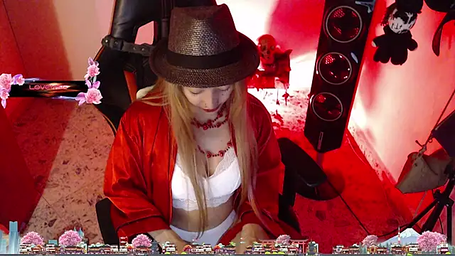 pink-2022 online show from 7, 2, 2025