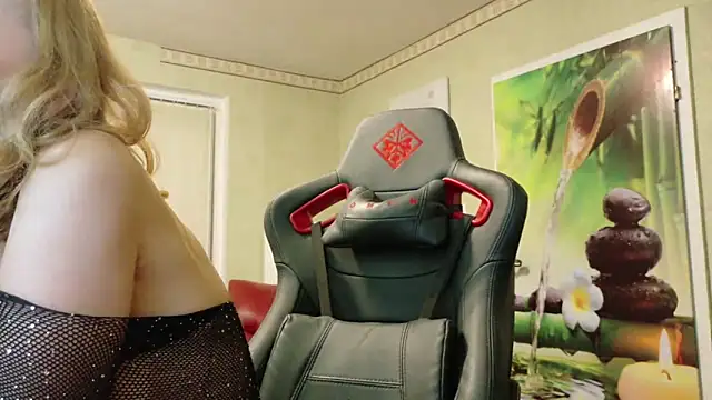 Snapshot of HotLana69 chatting on 18, 2, 2025 HotLana69 online show from 18, 2, 2025