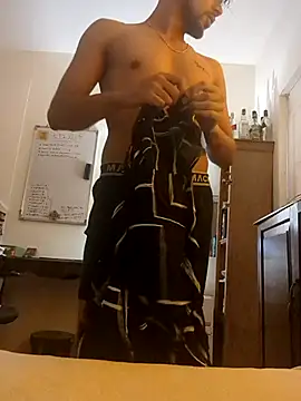 Snapshot of _IRRESISTIBLE_ chatting on 5, 12, 2024 IRRESISTIBLE online show from 5, 12, 2024