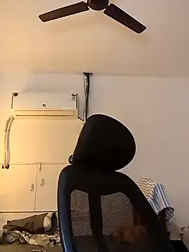 Snapshot of _IRRESISTIBLE_ chatting on 21, 1, 2025 IRRESISTIBLE online show from 21, 1, 2025