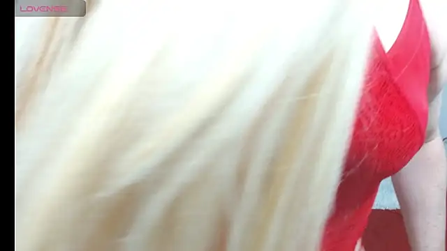 Snapshot of elena_evans chatting on 4, 11, 2025 elena evans online show from 4, 11, 2025