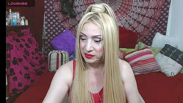 Snapshot of elena_evans chatting on 14, 11, 2025 elena evans online show from 14, 11, 2025