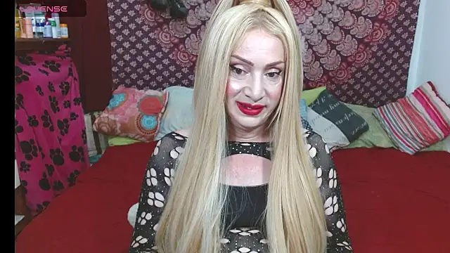 Snapshot of elena_evans chatting on 25, 11, 2025 elena evans online show from 25, 11, 2025