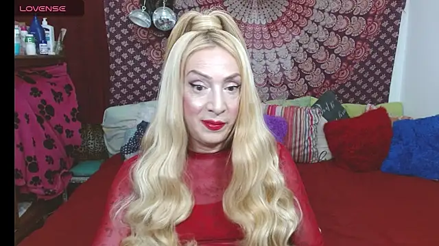 Snapshot of elena_evans chatting on 7, 1, 2026 elena evans online show from 7, 1, 2026