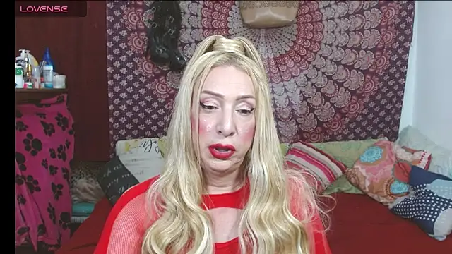 Snapshot of elena_evans chatting on 3, 2, 2026 elena evans online show from 3, 2, 2026