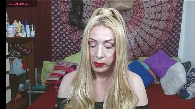 Snapshot of elena_evans chatting on 9, 3, 2026 elena evans online show from 9, 3, 2026