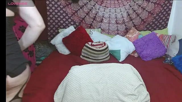 Snapshot of elena_evans chatting on 10, 3, 2026 elena evans online show from 10, 3, 2026