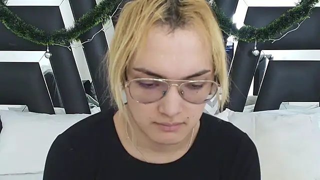 Snapshot of katya_kozlov chatting on 10, 12, 2024 katya kozlov online show from 10, 12, 2024