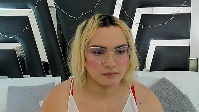 Snapshot of katya_kozlov chatting on 8, 2, 2025 katya kozlov online show from 8, 2, 2025