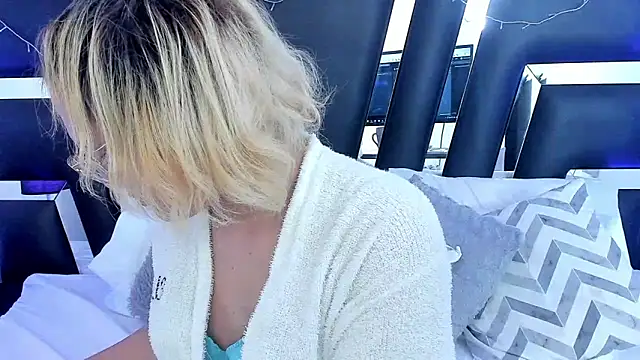 Snapshot of katya_kozlov chatting on 24, 2, 2025 katya kozlov online show from 24, 2, 2025