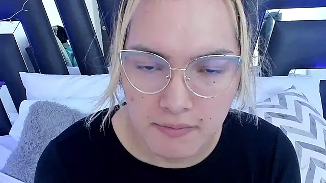 Snapshot of katya_kozlov chatting on 25, 2, 2025 katya kozlov online show from 25, 2, 2025