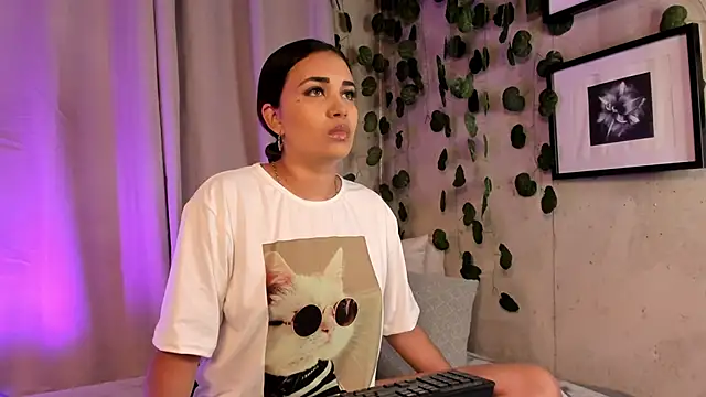 aisha es online show from 18, 2, 2025