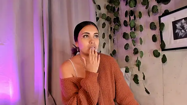 aisha es online show from 19, 2, 2025