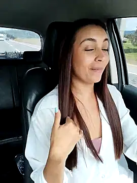 aisha es online show from 24, 9, 2025