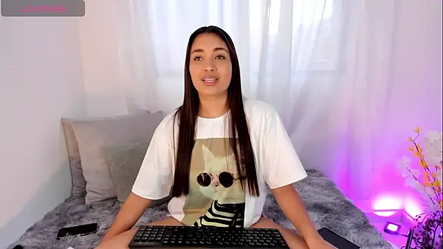 aisha es online show from 4, 10, 2025