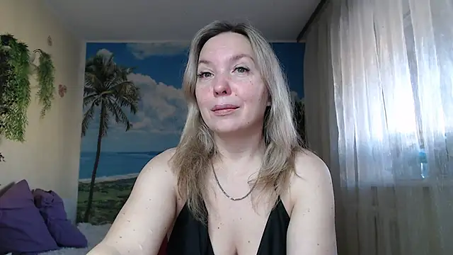 Snapshot of soaring_love chatting on 17, 11, 2025 soaring love online show from 17, 11, 2025