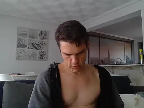 Snapshot of HeteroOli chatting on 1, 2, 2025 HeteroOli online show from 1, 2, 2025