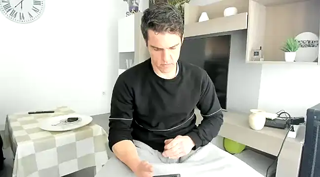 Snapshot of HeteroOli chatting on 7, 2, 2025 HeteroOli online show from 7, 2, 2025